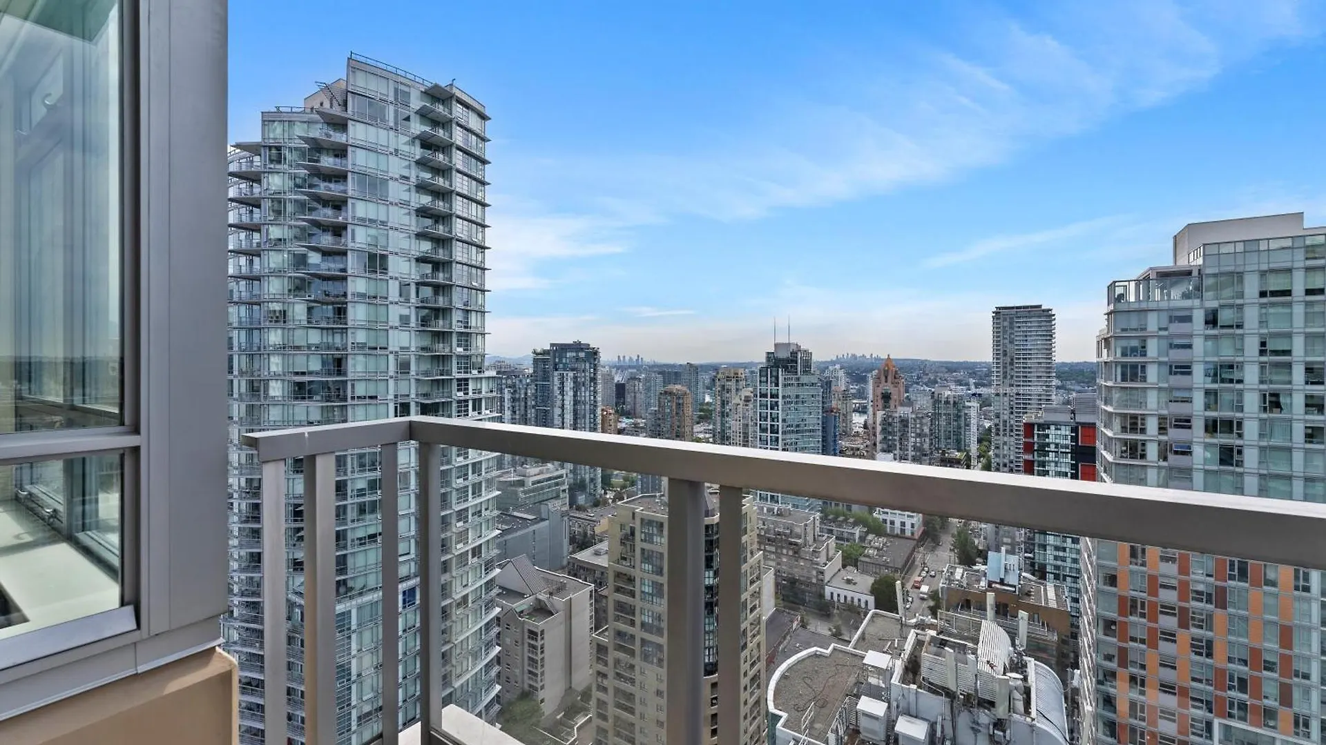 Spectacular City Ocean View 2 Bedroom Apartment For Rent Vancouver